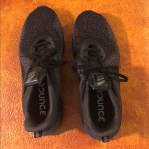 ADIDAS BOUNCE shoes men’s size 9. All Black